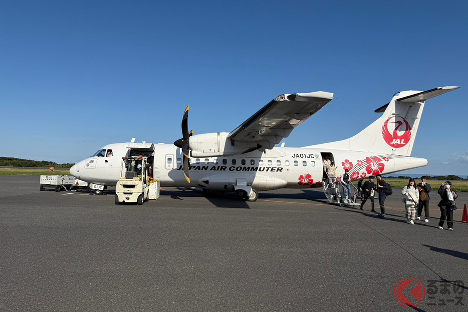 屋久島空港の滑走路が1500mと短いためジェット機は離着陸できずプロペラ機のみ