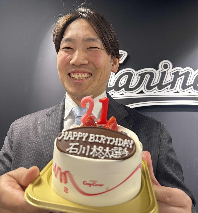 33才の誕生日を迎えた石川柊（球団提供）