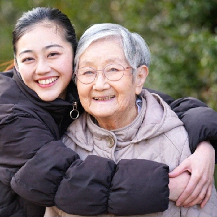 100歳祝い金か中学生の給食費か…