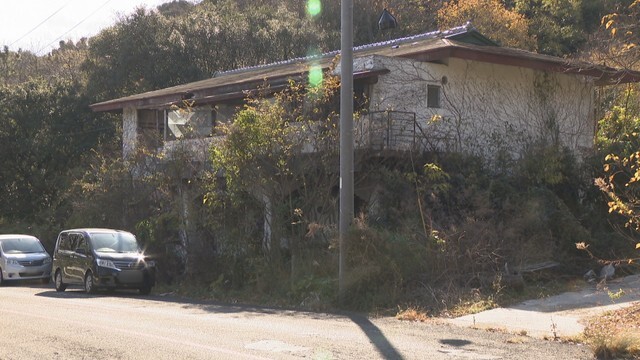 空き家で火事　外壁や廃材が焼ける（高松市亀水町）