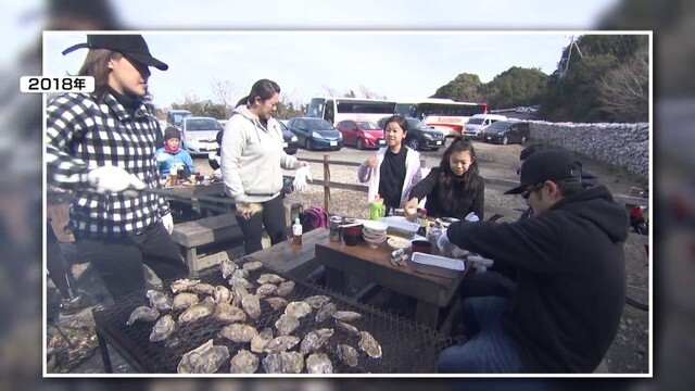 カキの食べ放題を楽しむお客さん