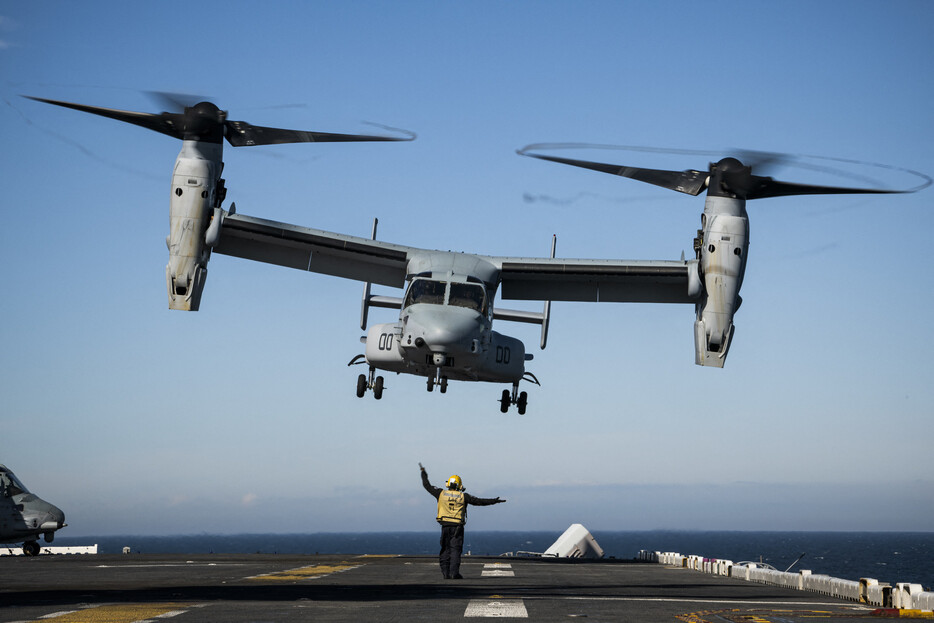 米海軍航空システム司令部（ＮＡＶＡＩＲ）は２０日、一時停止していた輸送機オスプレイについて、追加の安全対策を施した上で飛行を再開すると発表した。写真はオスプレイ＝２０２２年６月撮影、バルト海