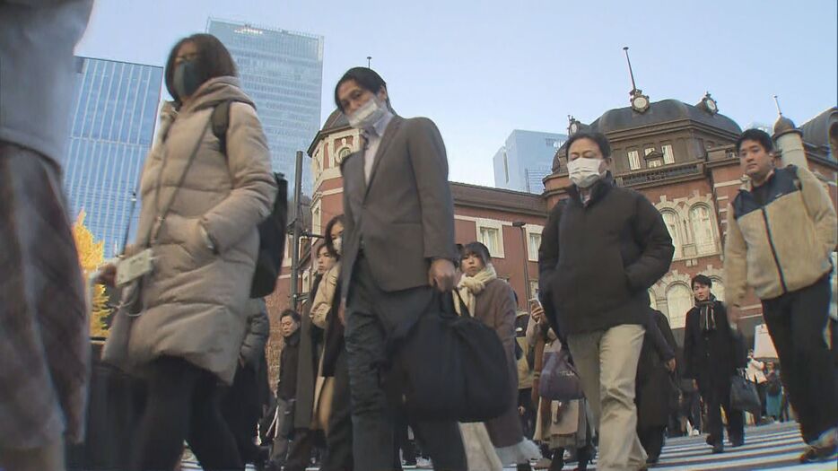 東京都心で今季一番の冷え込み、初霜と初氷観測