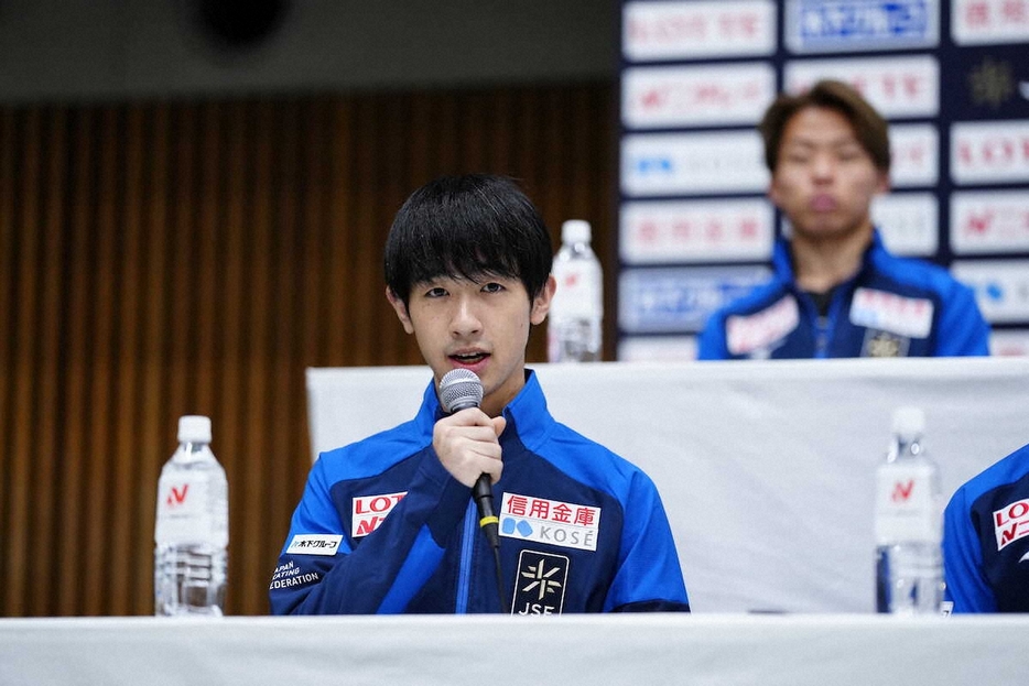 ＜世界フィギュア日本代表選手記者会見＞会見に臨む壷井達也（撮影・小海途　良幹）　　