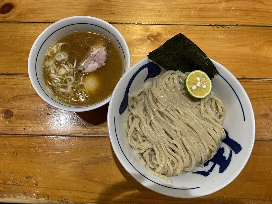 つじ田の『特製濃厚つけ麺』（税込み・1360円）　※撮影／編集部