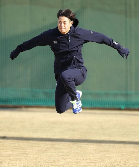 鳴尾浜で練習する下村。来年の復活に期待して背番号の馬連①⑨はいかが？