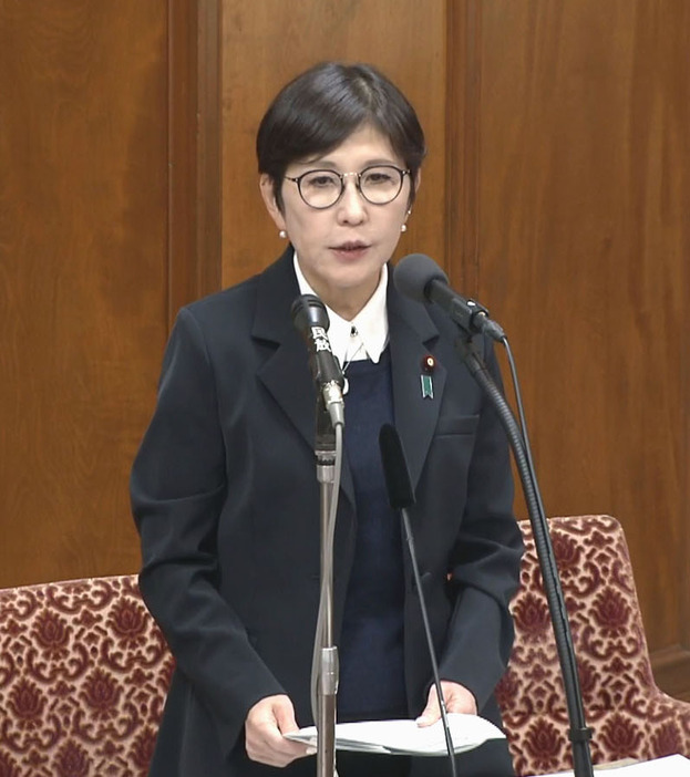 衆院政治倫理審査会で、質問に答える自民党の稲田元防衛相＝17日午後