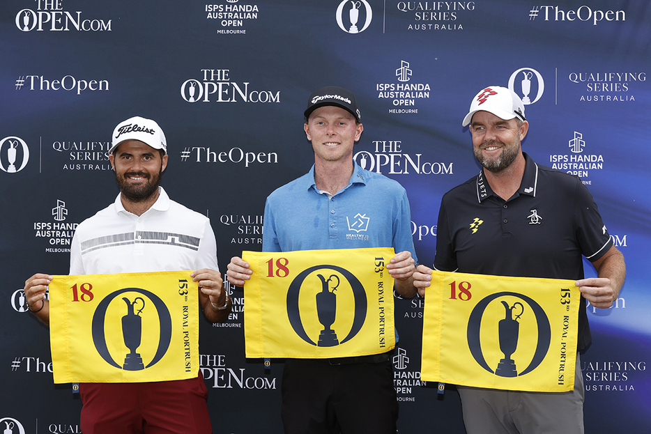 ツアー初優勝のリッグス・ジョンストン（中央）ら3人が来年7月「全英オープン」切符を獲得