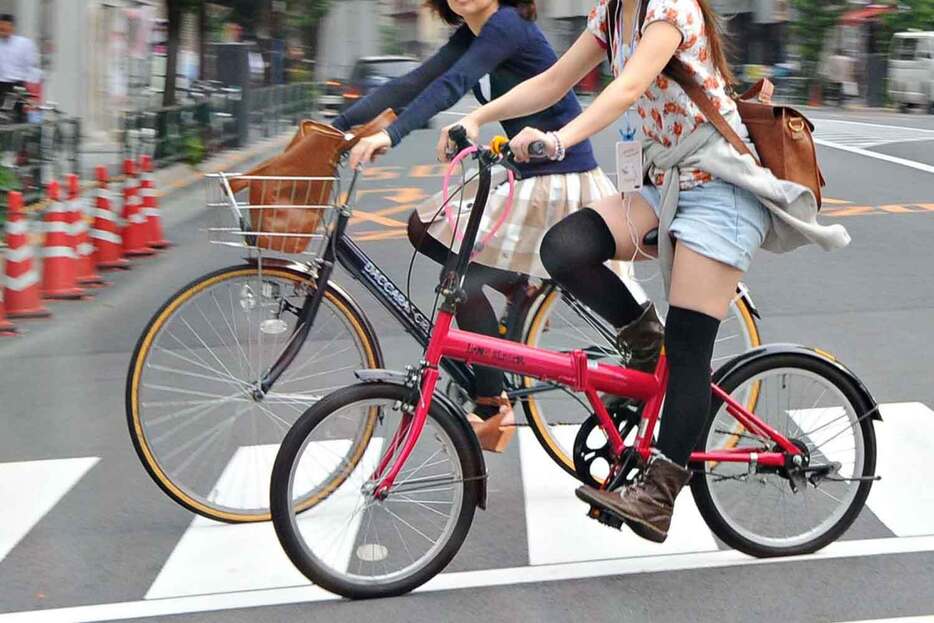 街なかを縦横無尽に走り回っているイメージのある自転車だが、最近では罰則が強化されているように、交通ルールがきちんと定められている。命を奪うような事故も珍しくないので、今一度自転車のルールを確認しておこう。