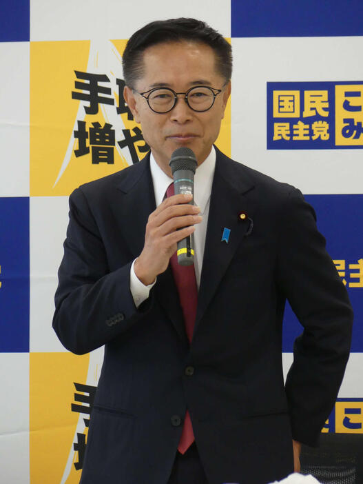 両院議員総会であいさつする国民民主党の古川元久代表代行（撮影・中山知子）