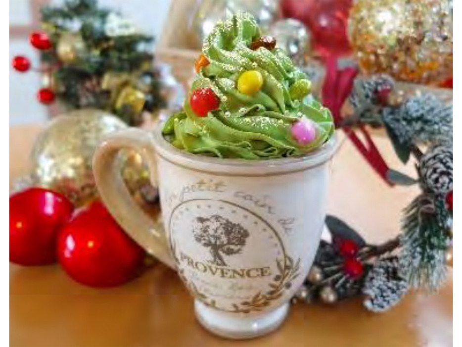 『Christmasu Dining LECKER（クリスマスダイニング レッカー）』の「ツリーラテ」