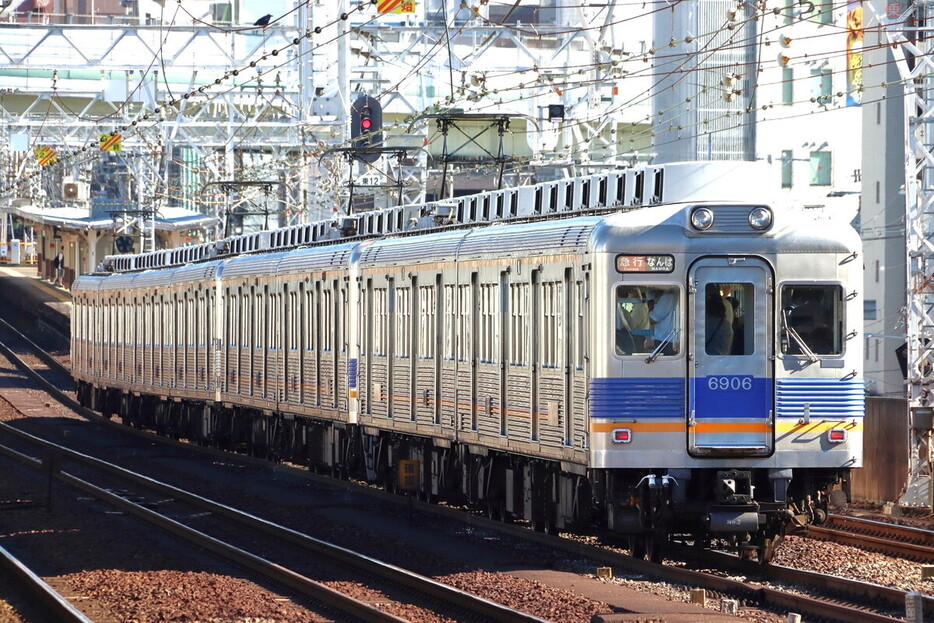 南海6000系電車（画像：PIXTA）。