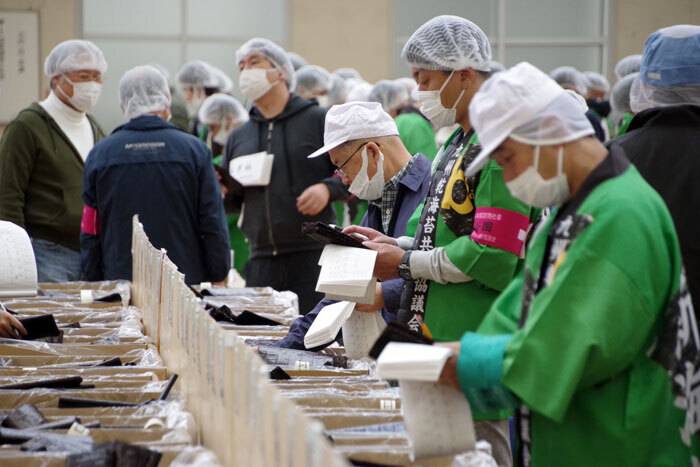 今年は海水温が高く海苔の伸長速度が上がり、柔らかさへの影響がいくぶん見られた模様