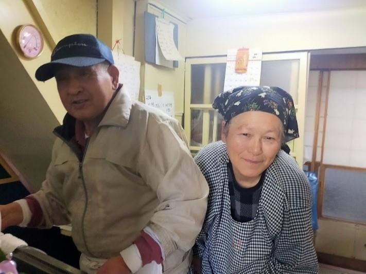 「たまや」を60年以上守り続けてきた店主若林忠男さんと妻ふみ子さん