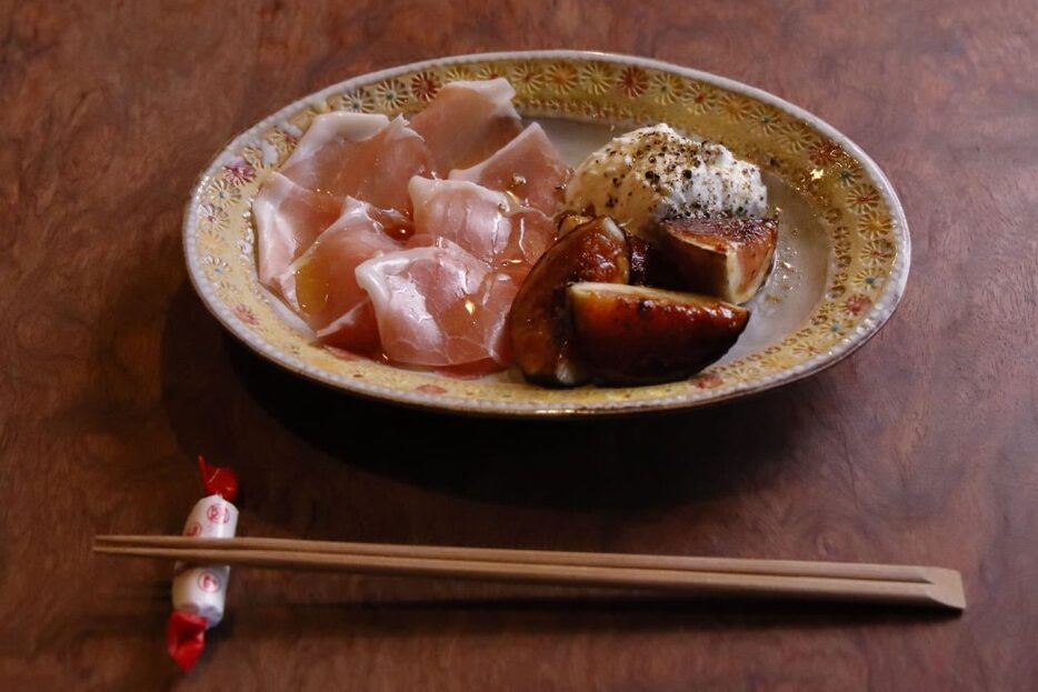 「生ハムと無花果のキャラメリゼ　自家製リコッタチーズ」1,800円