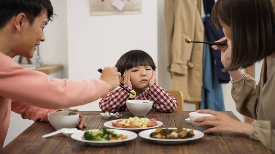 食べ物の好き嫌いが多い子どもを責めないで！そのほとんどはなんと“遺伝”の影響！？