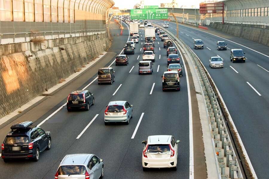 年末年始の高速道路のイメージ（画像：写真AC）