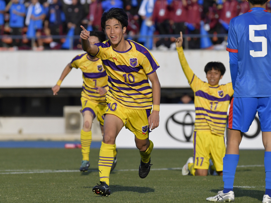 愛工大名電高FW水野桜介は2得点の活躍。(写真協力=高校サッカー年鑑)(HIGH SCHOOL SOCCER YEARBOOK)