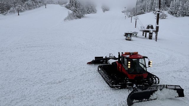 オープンを控えたゲレンデの様子＝29日午前、南越前町の今庄365スキー場