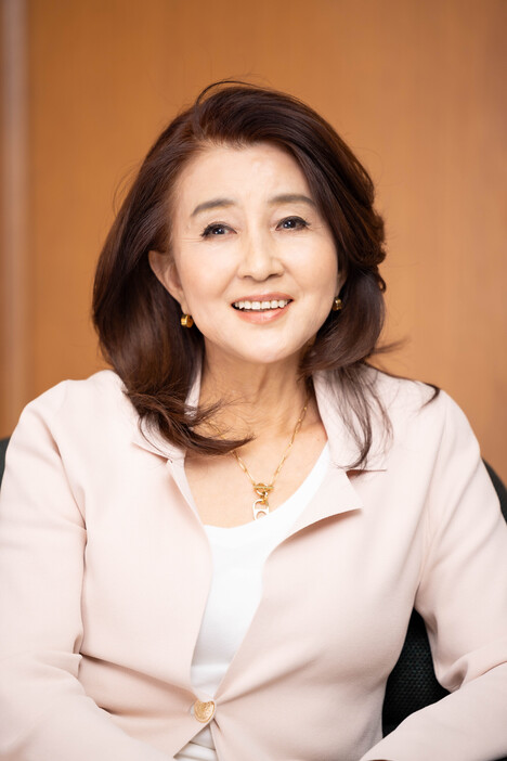 秋吉久美子さんの「卵で産みたい」発言が飛び出た理由とは？　©新潮社