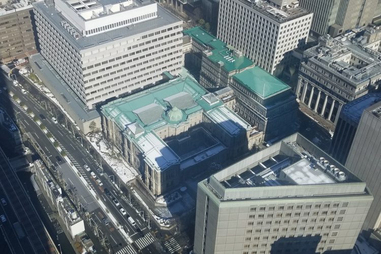 日銀職員は雇用延長の面でも恵まれている