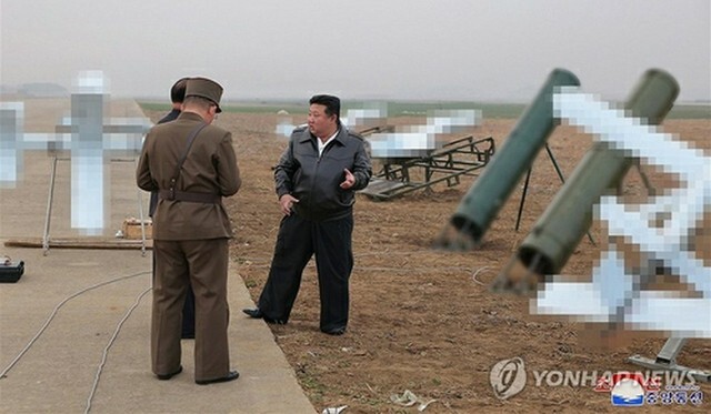 朝鮮中央通信は11月15日、金正恩氏が同月14日に自爆型無人機の性能試験を視察したと報じた＝（朝鮮中央通信＝聯合ニュース）≪転載・転用禁止≫