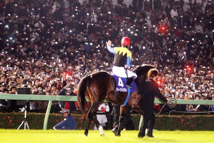 18年前の有馬記念。武豊はデビューからコンビを組んだディープインパクトのラストランを勝利で飾った。(C)Getty Images