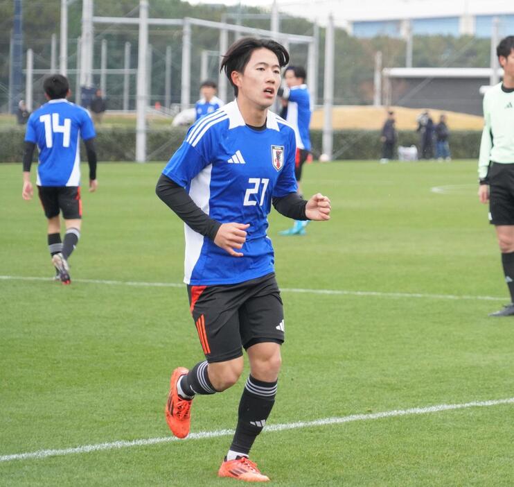 流通経大とのトレーニングマッチで得点を奪ったU－19日本代表MF佐藤龍之介（撮影・佐藤成）