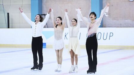 演技会には（左から）無良崇人、鈴木明子、宮原知子が共演（Ⓒ矢口亨）