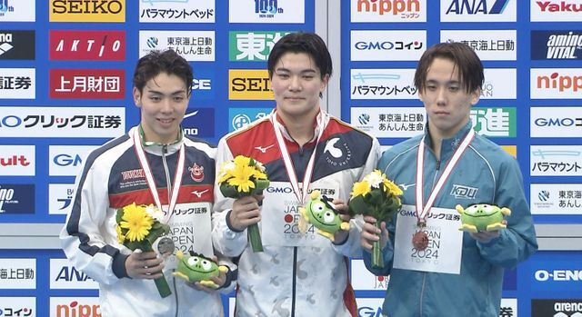 競泳ジャパンオープン・４００ｍ個人メドレーで優勝した松下知之選手（中央）