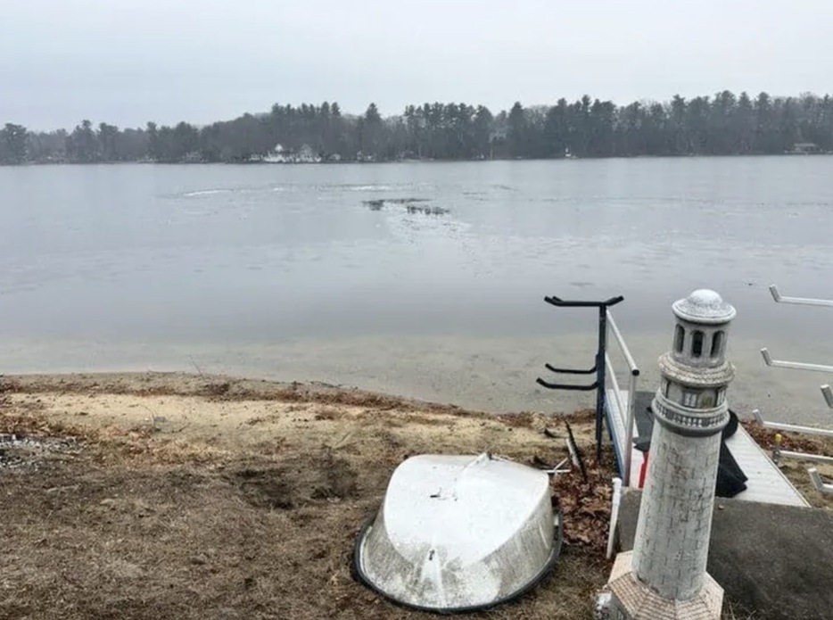 高齢の猫ティキがさまよっていたナブナセット湖