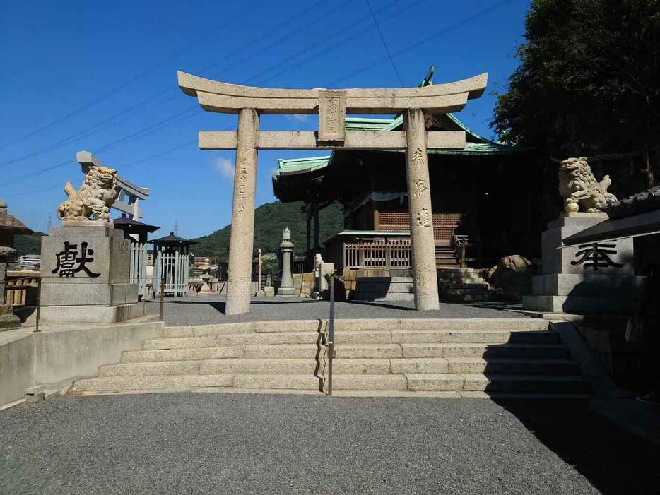 関門海峡のそばに立つ和布刈神社