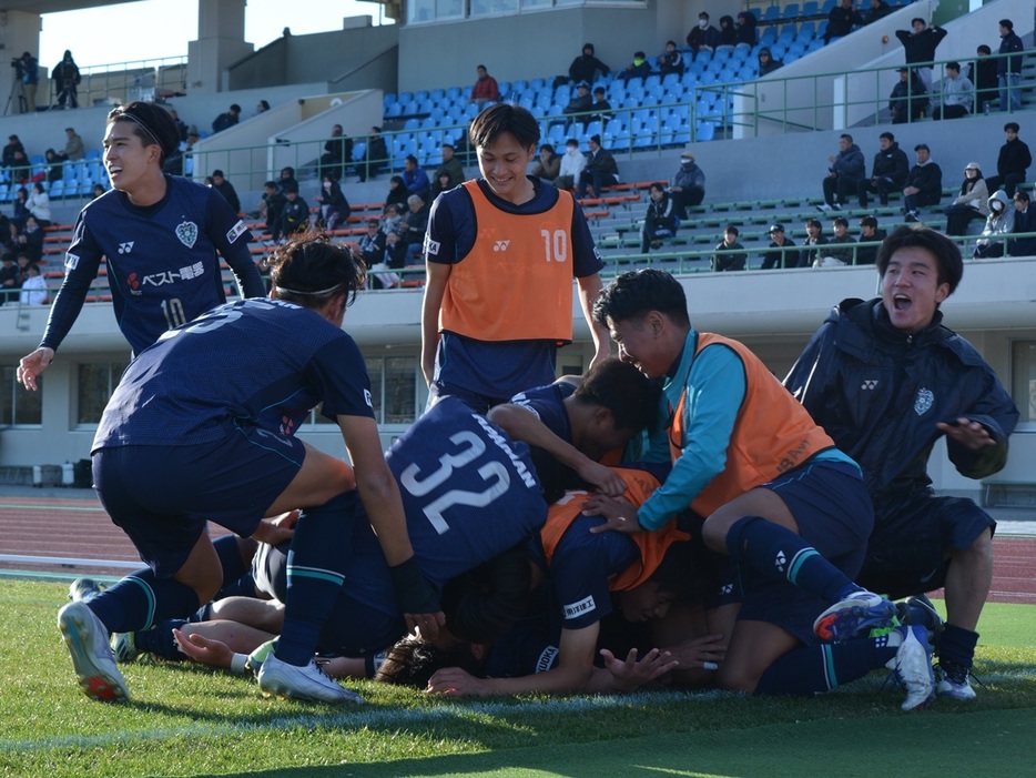 アビスパ福岡U-18が劇的な逆転勝利!!(Yuki MATSUO)