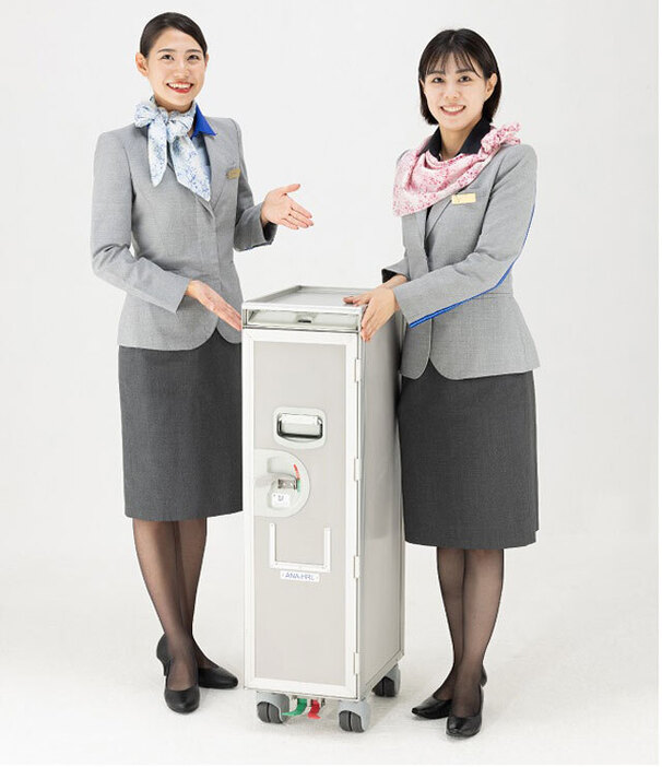 全日空商事が販売するANAの新型機内搭載カート（同社提供）