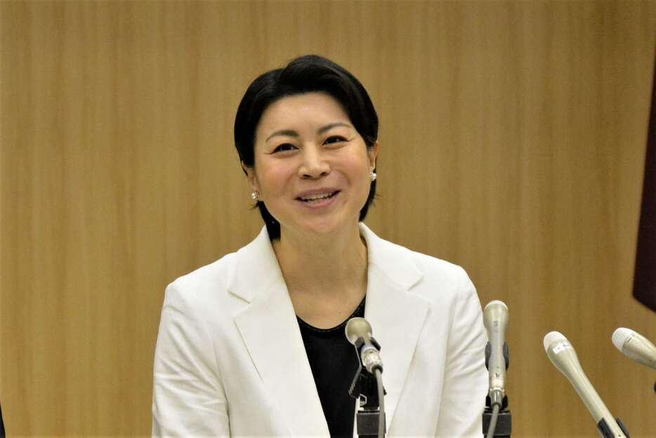 来年夏の参院選に向け、意気込みを話す中村真衣氏＝6日午前、新潟市中央区（本田賢一撮影）