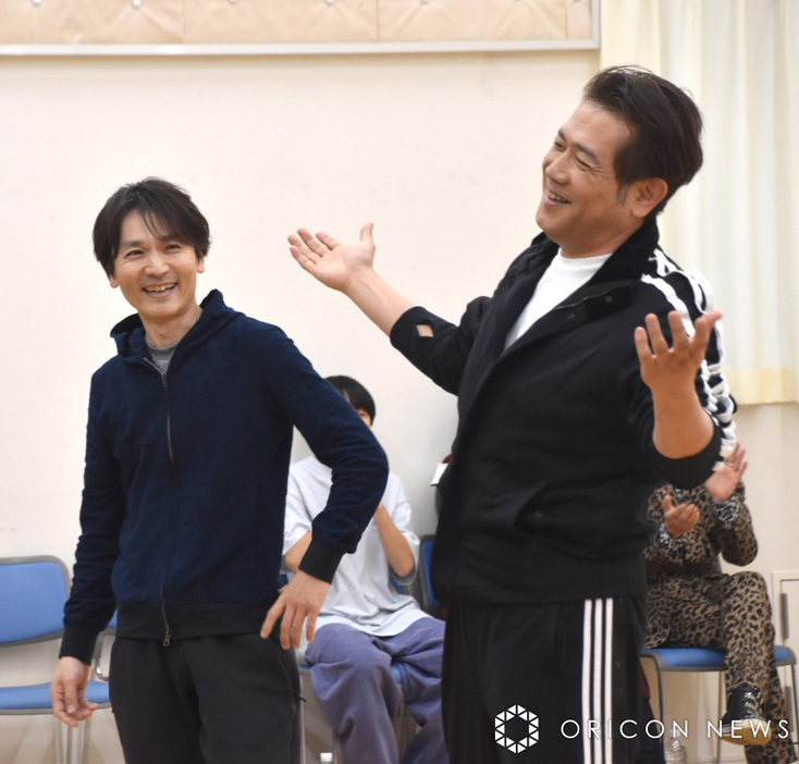 59歳別所哲也と親子役を務める長野博（左）（C）ORICON NewS inc.