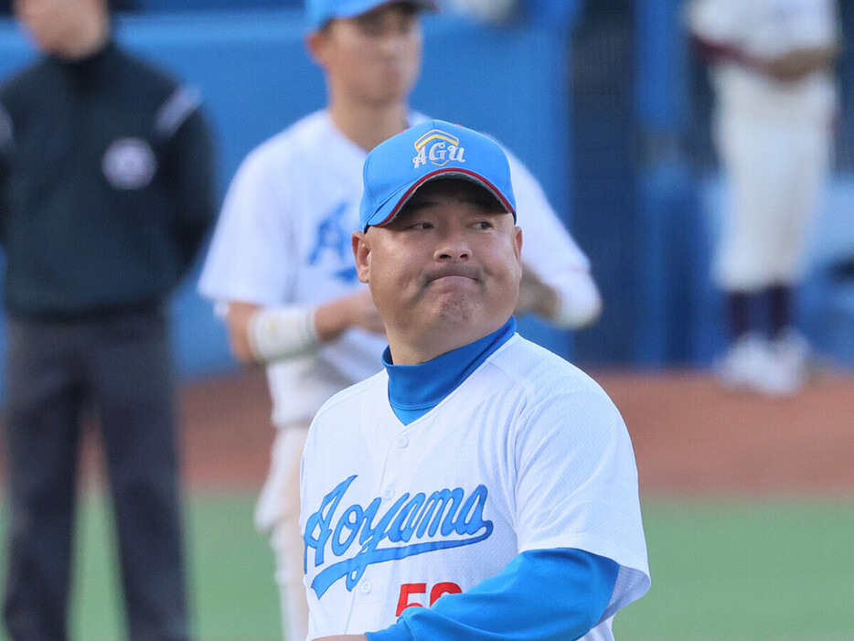 明治神宮大会を制し、大学４冠を達成した青学大の安藤寧則監督　photo by Ohtomo Yoshiyuki