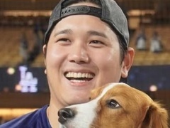 大谷翔平選手と愛犬・デコピン（画像出典：大谷翔平 Instagram）