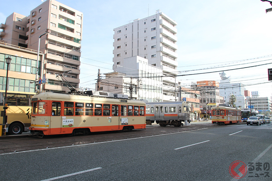 実はよく知らない「路面電車」のルールとは？（画像はイメージ／フォトAC）