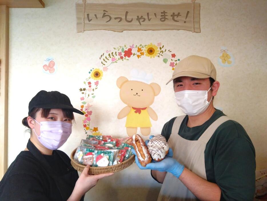 「スーブニール」店主の石川泰弘さん・結奈さん夫婦