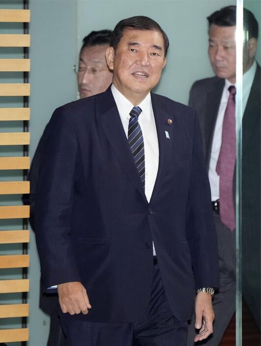 首相官邸に入る石破首相＝19日午前