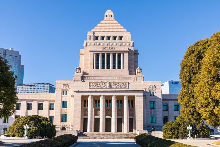 参議院の本会議で24日、政治改革3法が与野党の賛成多数で成立した