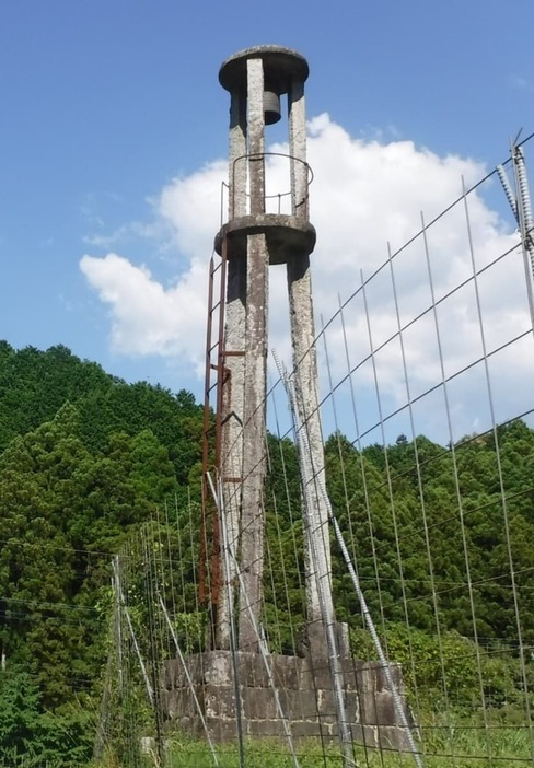 小野谷の石造警鐘台