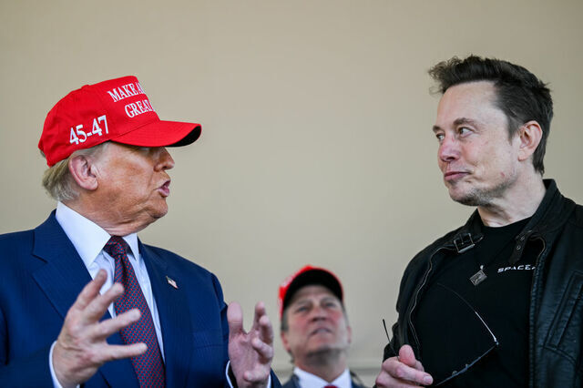 ドナルド・トランプとイーロン・マスク(右)　by Gettyimages