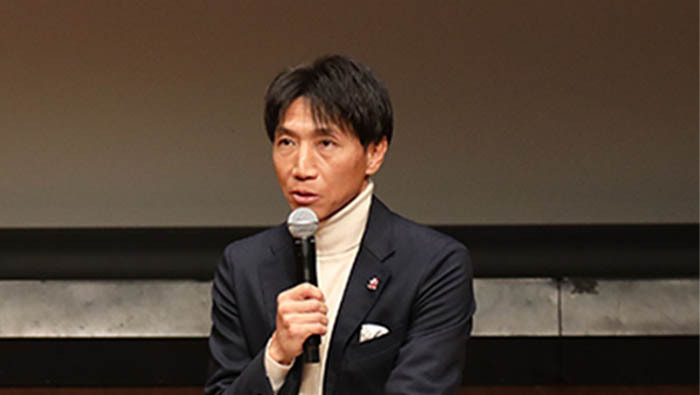 「スポーツと人権」をテーマに語った波戸さん＝７日、横須賀市本町