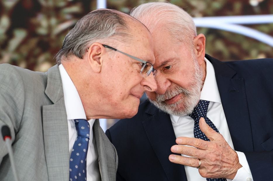 ルーラ大統領（右）とアルキミン副大統領（左）（Foto:Marcelo Camargo/Agência Brasil）