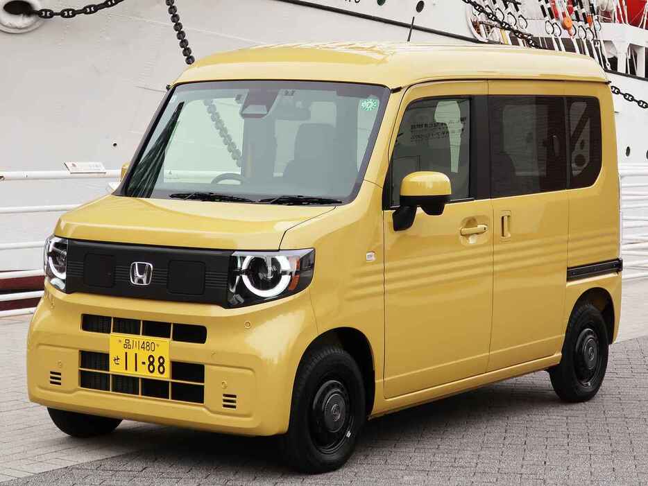 撮影車は個人事業と乗用を兼ねた4人乗りの「N-VAN e：FUN」。ボディカラーは、オータムイエローパール。