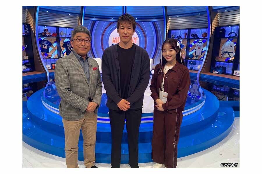 本田真凜さん＆青嶋アナとの3ショット【写真：(C)フジテレビ】