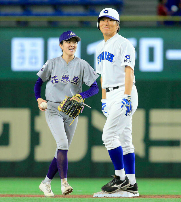 ９月、イチロー選抜　ＫＯＢＥ　ＣＨＩＢＥＮ・高校野球女子選抜の試合に出場した松井さんと対戦した花巻東・佐々木