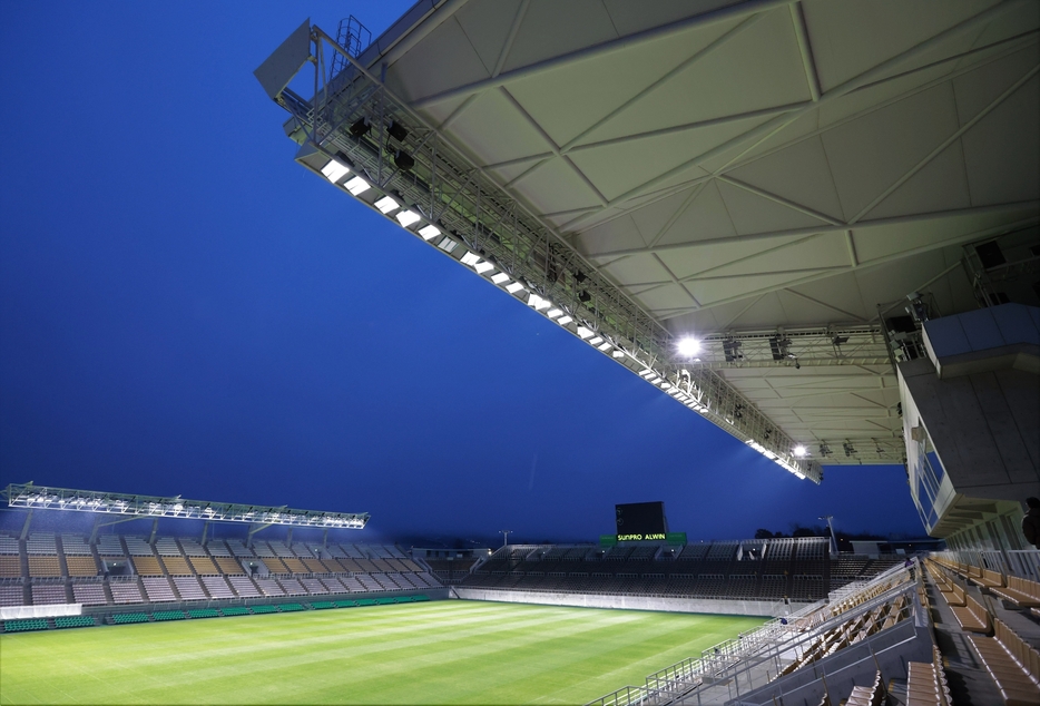 サッカーJ3松本山雅FCのホームスタジアム、松本市のサンプロアルウィン